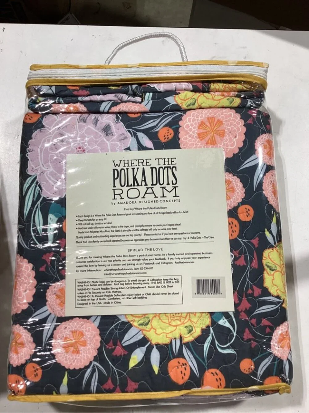 Where The Polka Dots Roam Twin Quilt and Pillowcase - New
